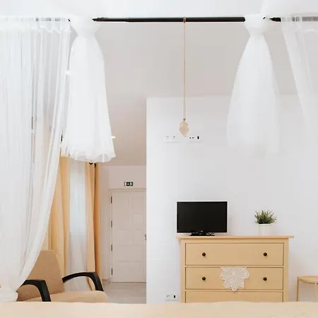 Boutique - O House Hills Bed & Breakfast 4*