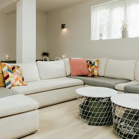 Bed & Breakfast Boutique - O House Hills