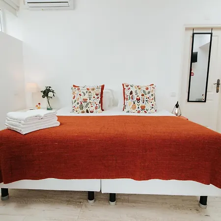 Couette-café Boutique - O House Hills