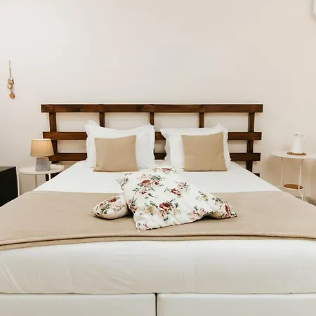 Bed and breakfast Boutique - O House Hills