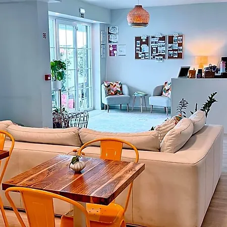 Bed & Breakfast Boutique - O House Hills