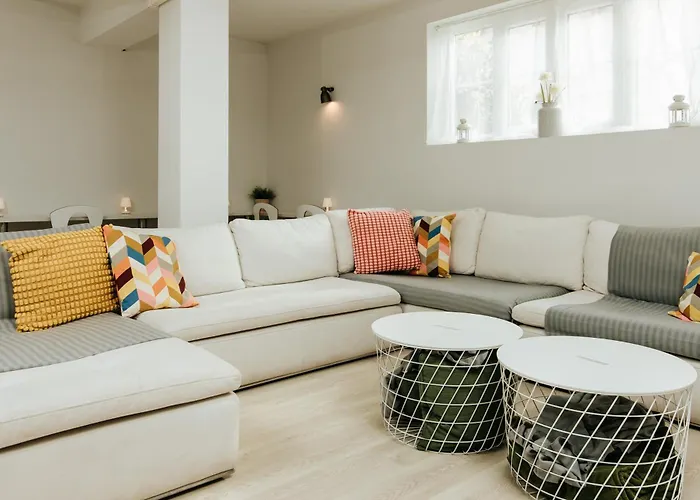 Couette-café Boutique - O House Hills