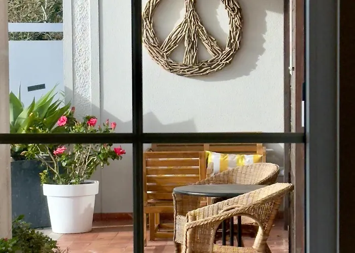 Couette-café Boutique - O House Hills