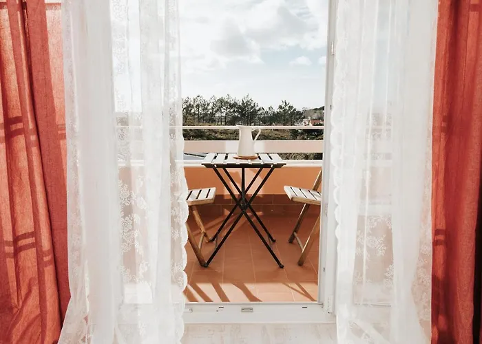 לינה וארוחת בוקר Boutique - O House Hills 4*